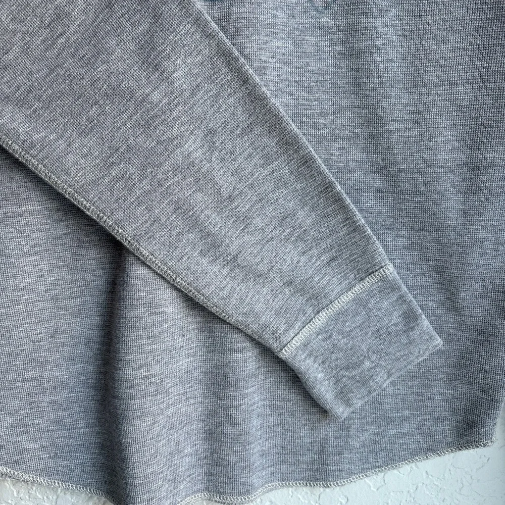 American Eagle Mens M Thermal Shirt Gray Graphic‎ Long Sleeve Waffle Knit